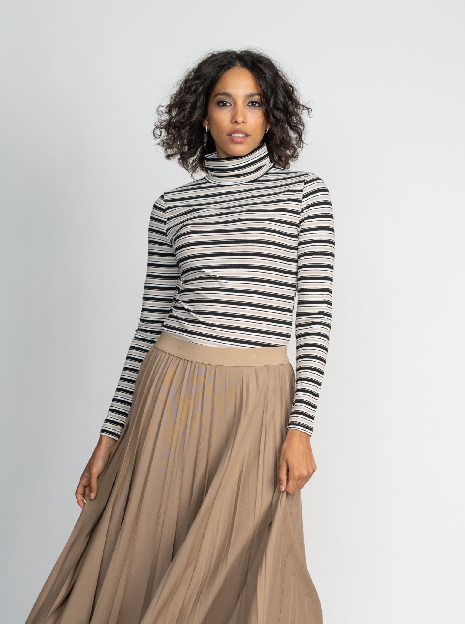 PLEATED SKIRT 27&quot;-TAUPE