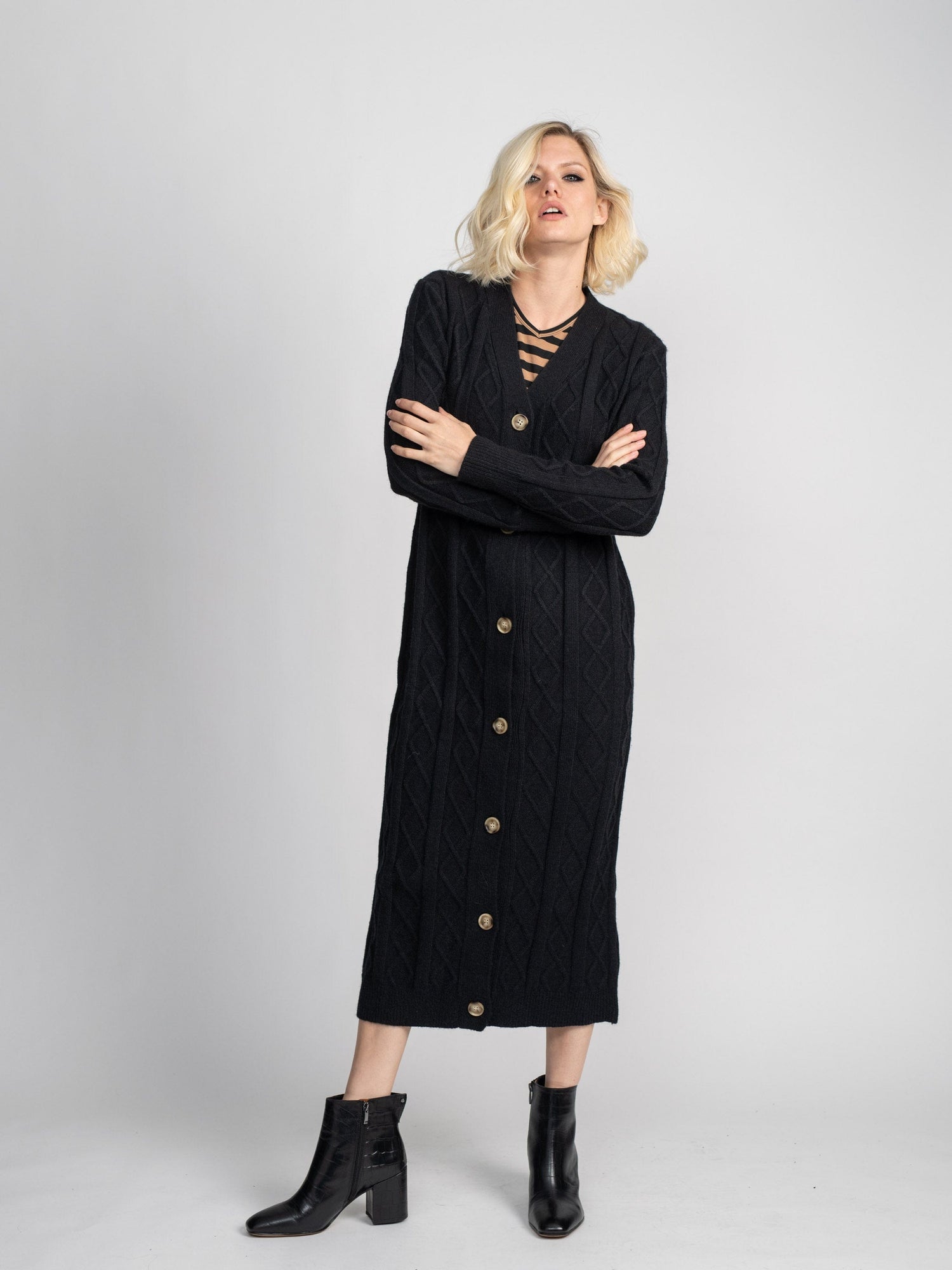 KNIT CABLE CARDIGAN DRESS (LONG)-BLACK