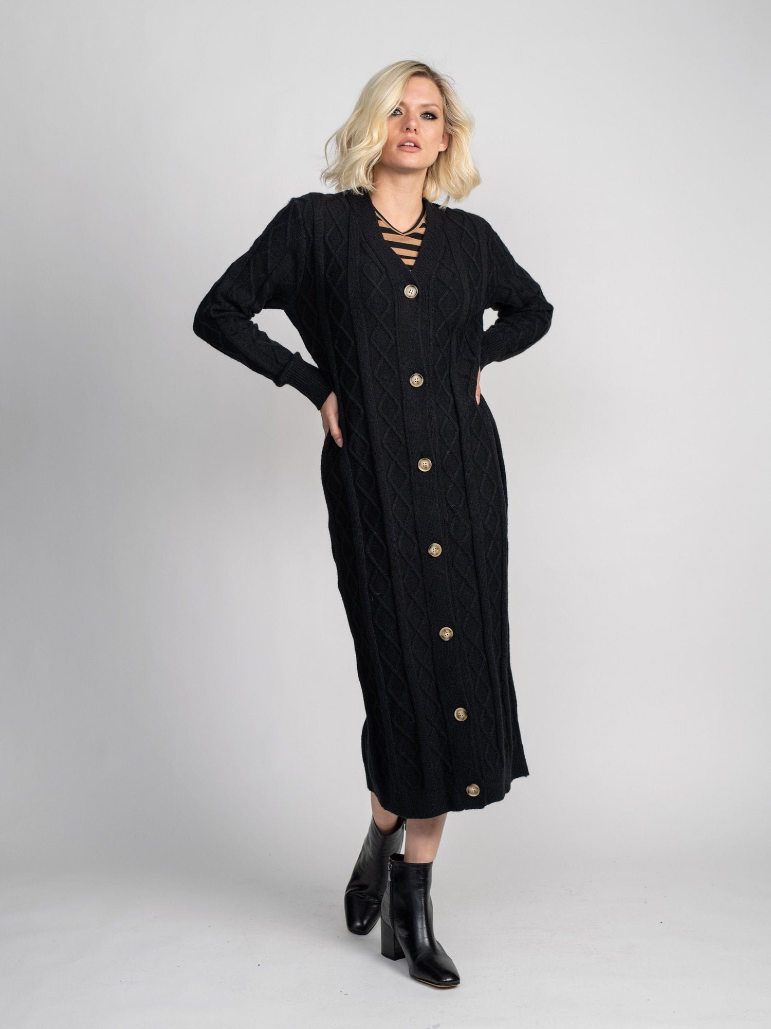 KNIT CABLE CARDIGAN DRESS (LONG)-BLACK