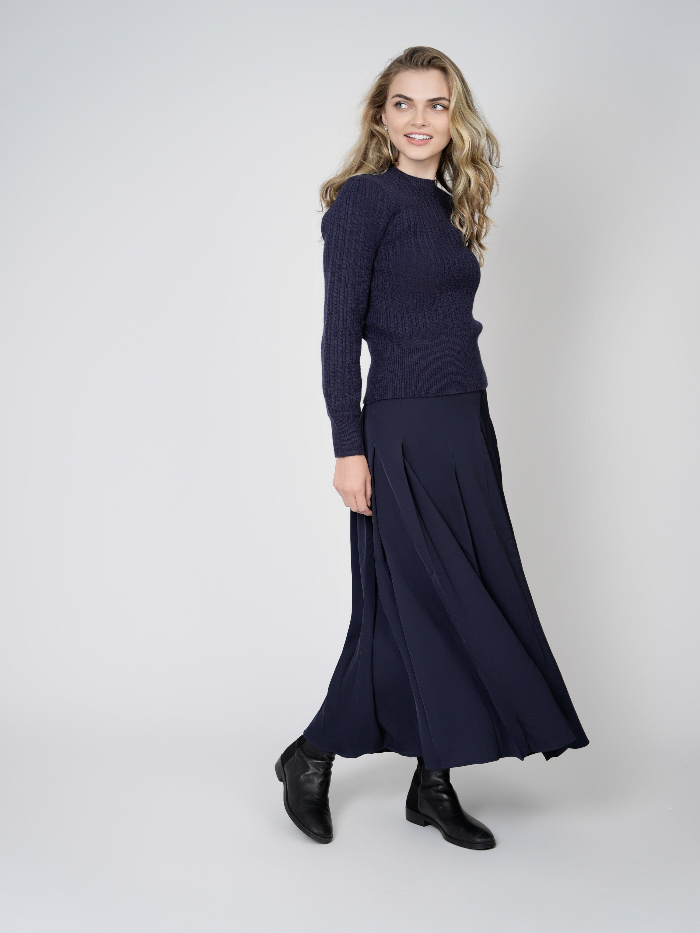 STITCHED DOWN PLEATED SKIRT-(LONG)-NAVY