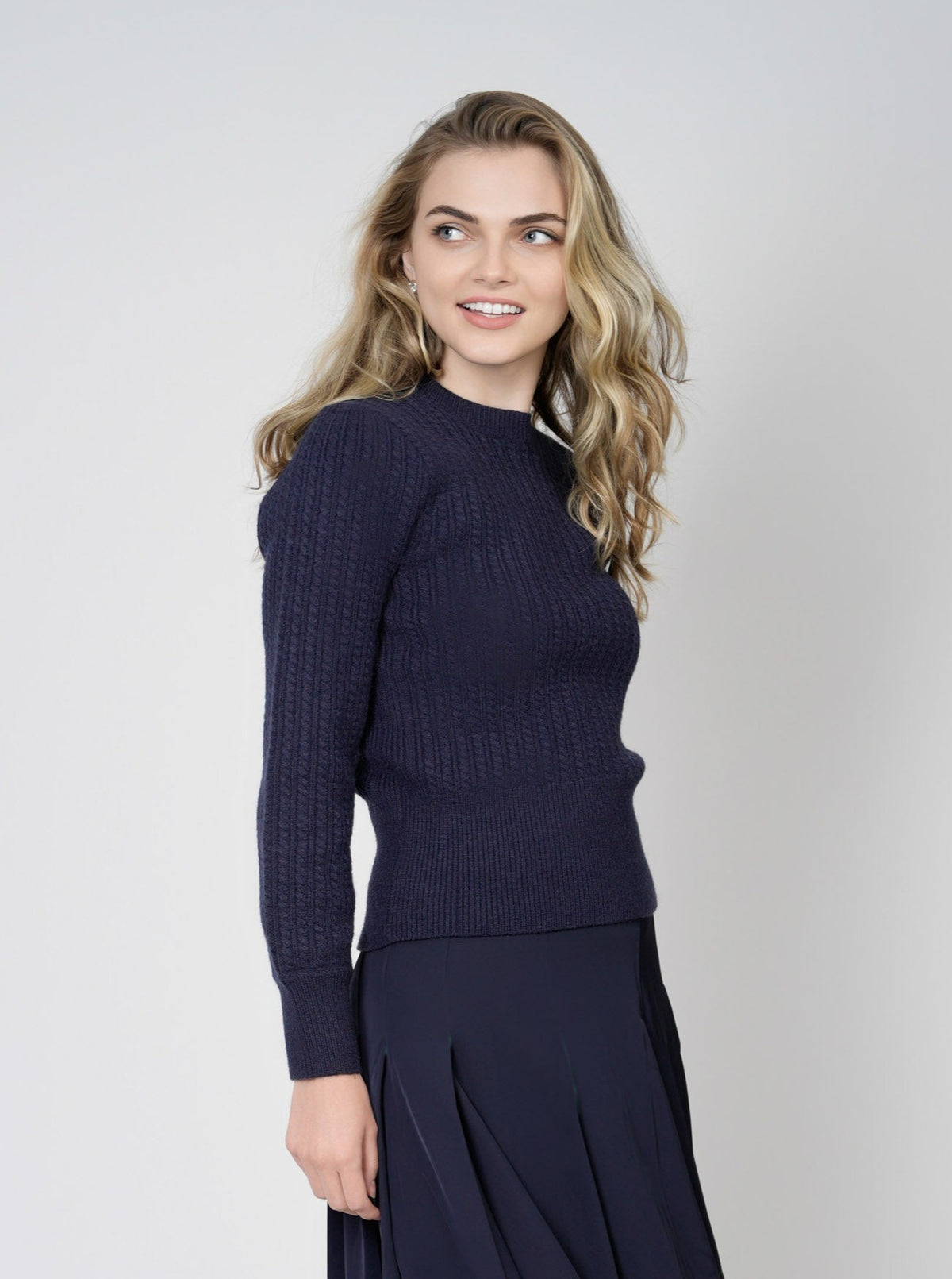 CABLE KNIT SWEATER-NAVY
