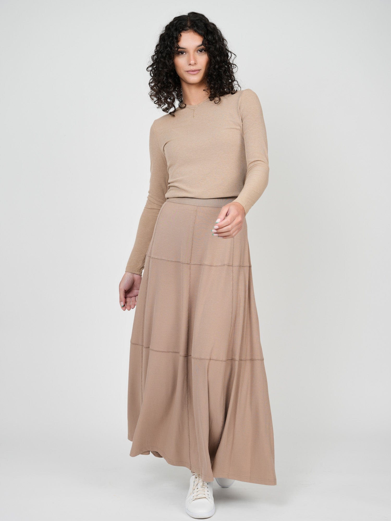 RIBBED SEAMED T-SHIRT SKIRT-TAN