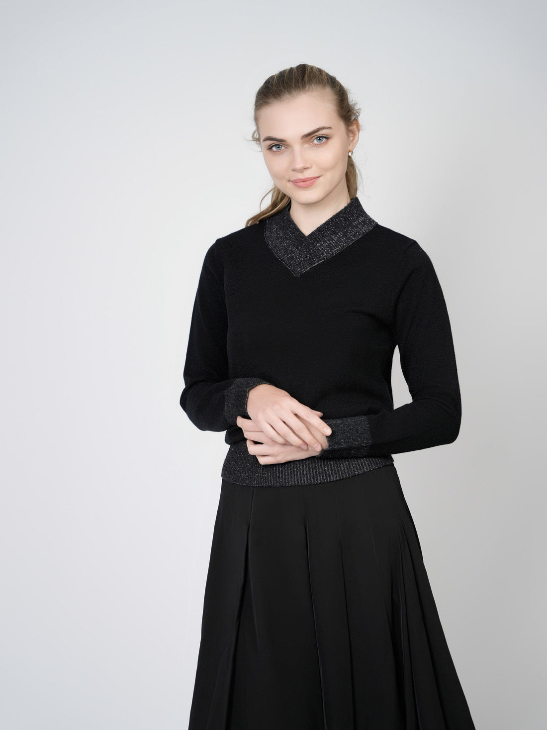 HEATHERED CROSSOVER V SWEATER-BLACK