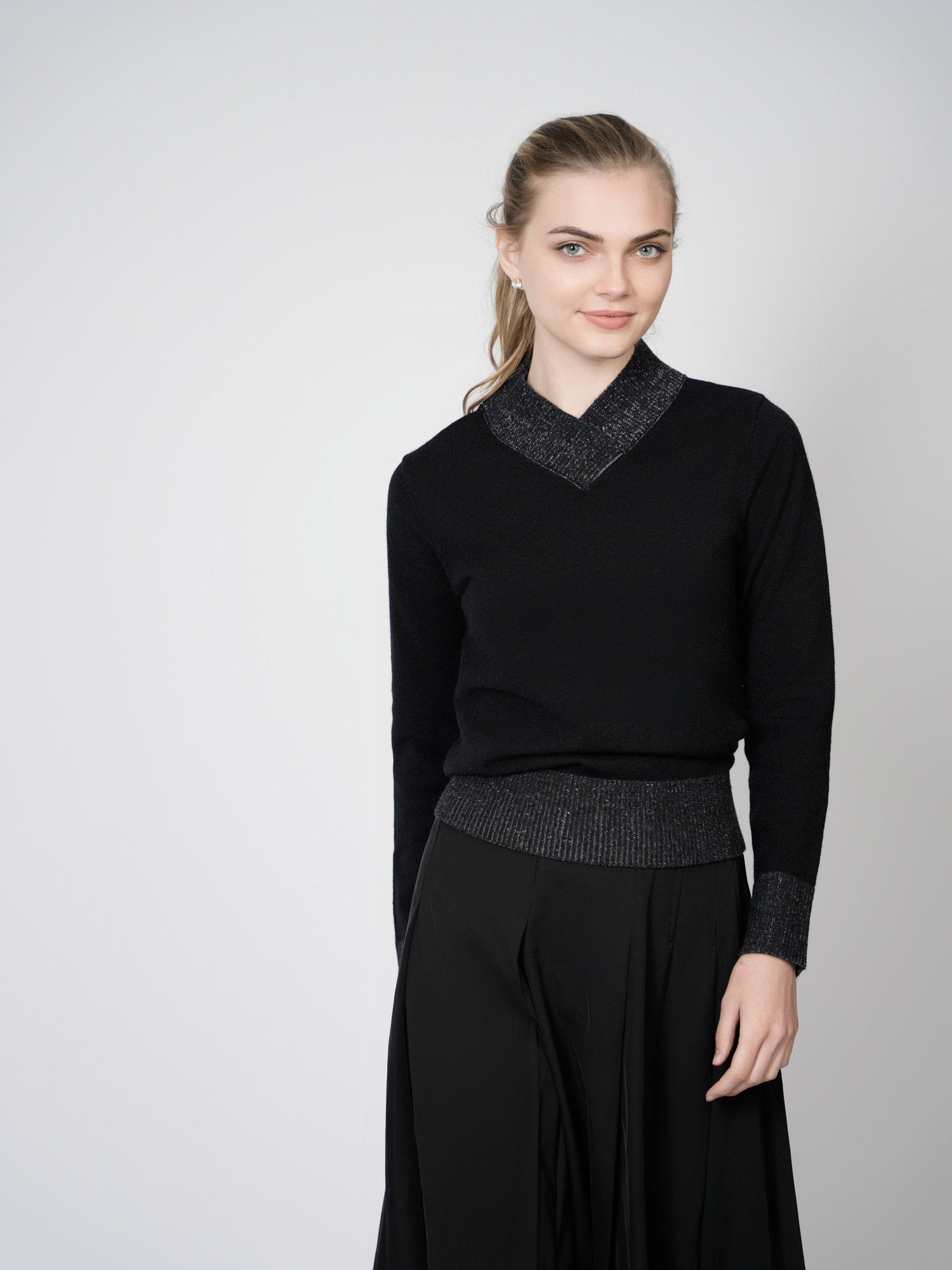 HEATHERED CROSSOVER V SWEATER-BLACK