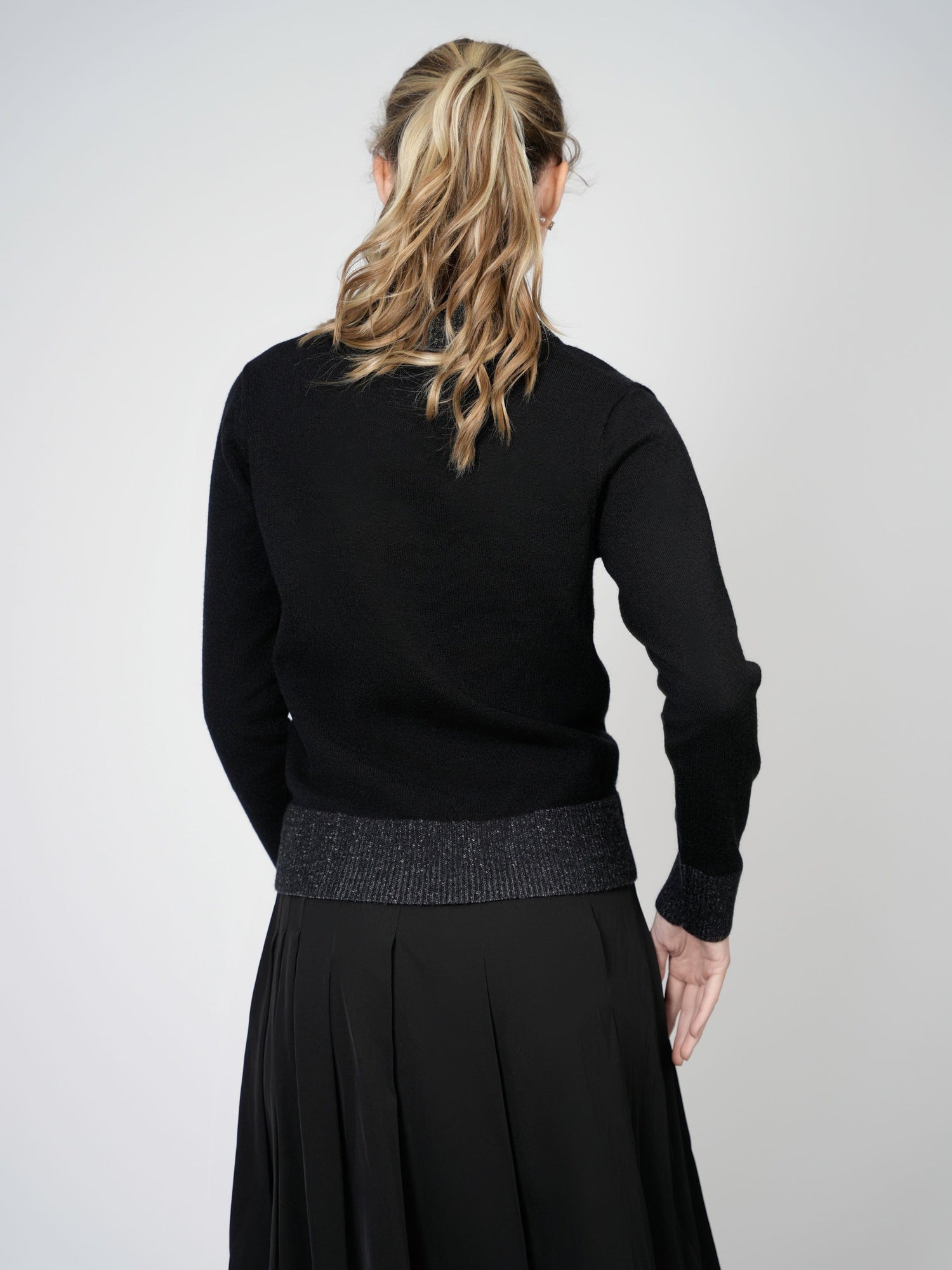 HEATHERED CROSSOVER V SWEATER-BLACK