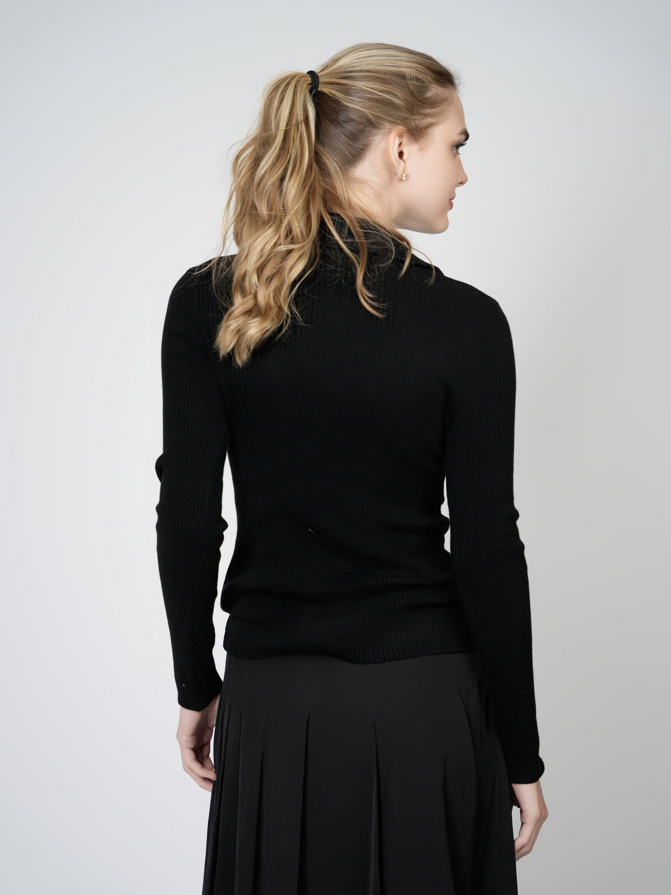 RIBBED ZIPPER SWEATER-BLACK